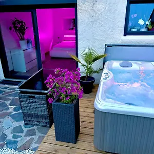  Séjour chez l'habitant Petit Havre De Paix Avec Jacuzzi Luxe & Jardin Privatif Zen